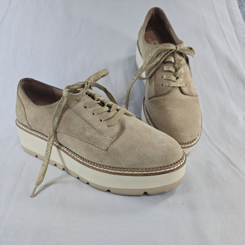 Chelsea and Violet IRENA  Size 9 Tan Suede Lace Up Oxfords Platform Lug Sole